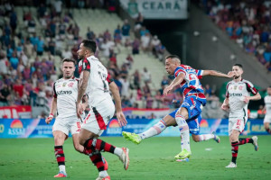 Derrota para o Fortaleza impede Flamengo de assumir a liderança do Brasileirão; Palmeiras segue na ponta Derrota para o Fortaleza impede Flamengo de assumir a liderança do Brasileirão; Palmeiras segue na ponta